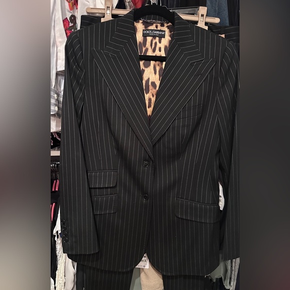 Dolce & Gabbana Women’s pin-striped suit Sz 48 Excellent Condition. - Picture 1 of 9